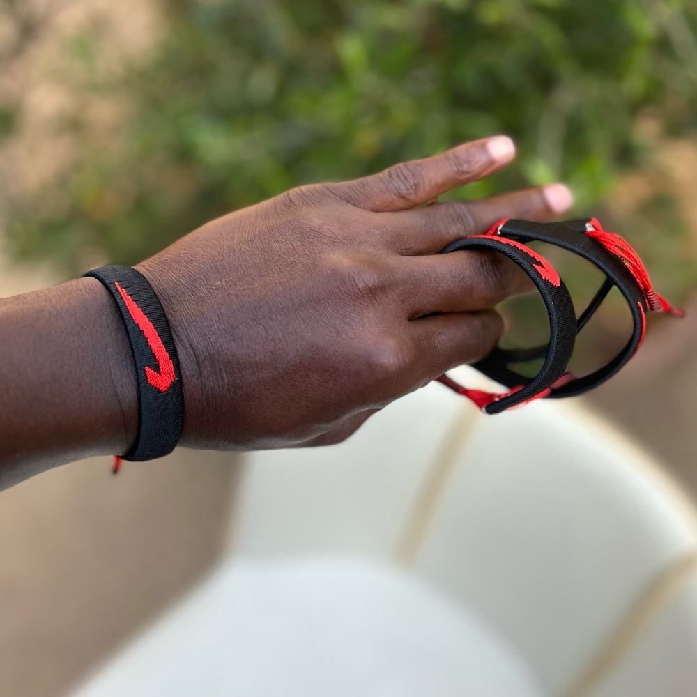 NW 💯 Hand knitted adjustable Bracelet Made in Benin 🇧🇯